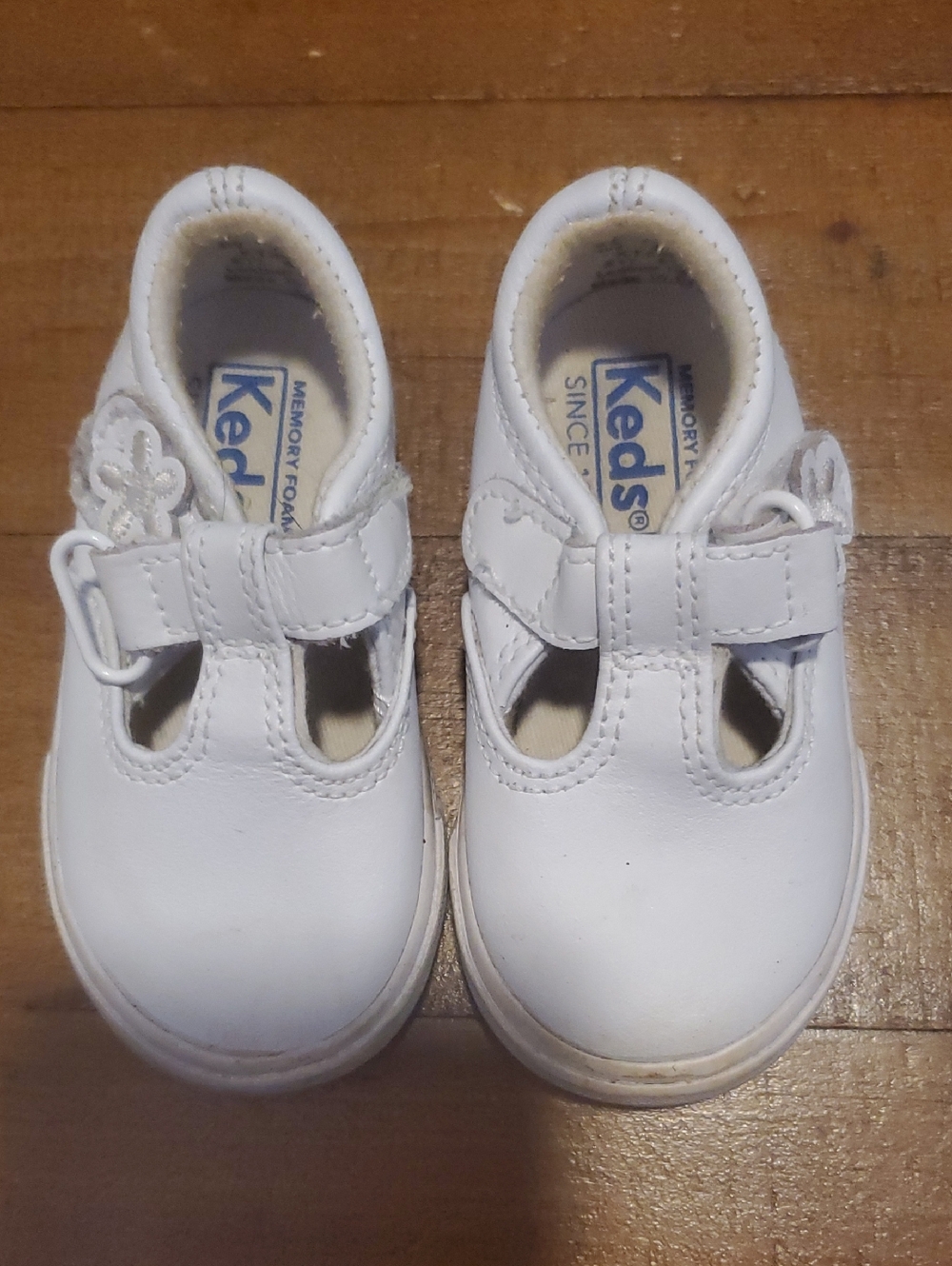 Keds White Toddler Mary Jane T-Strap Flower Accent Shoes